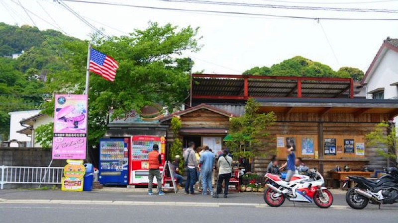 佐世保バーガー Stamina本舗 Kaya 本店の外観