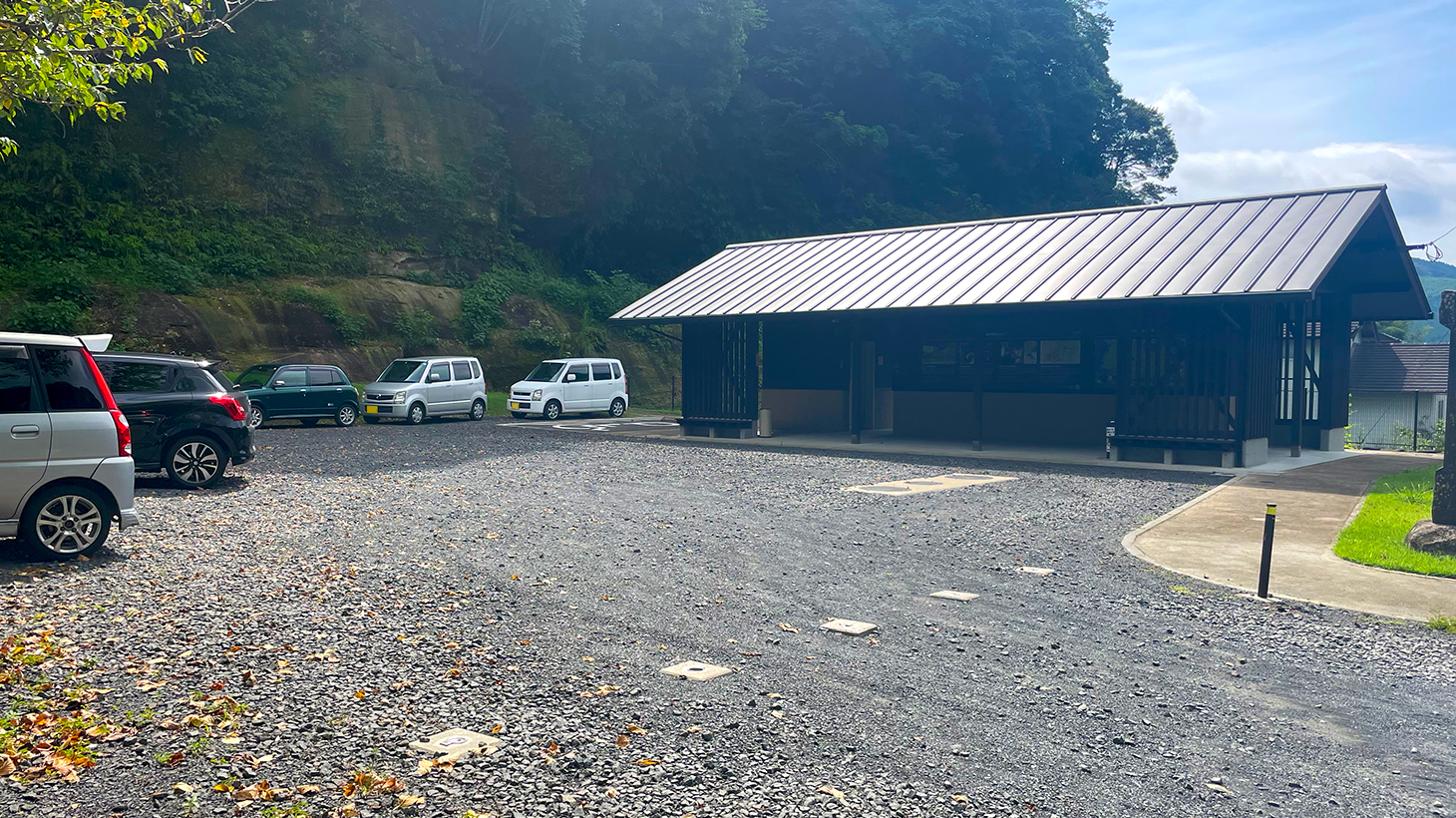 福井洞窟の駐車場