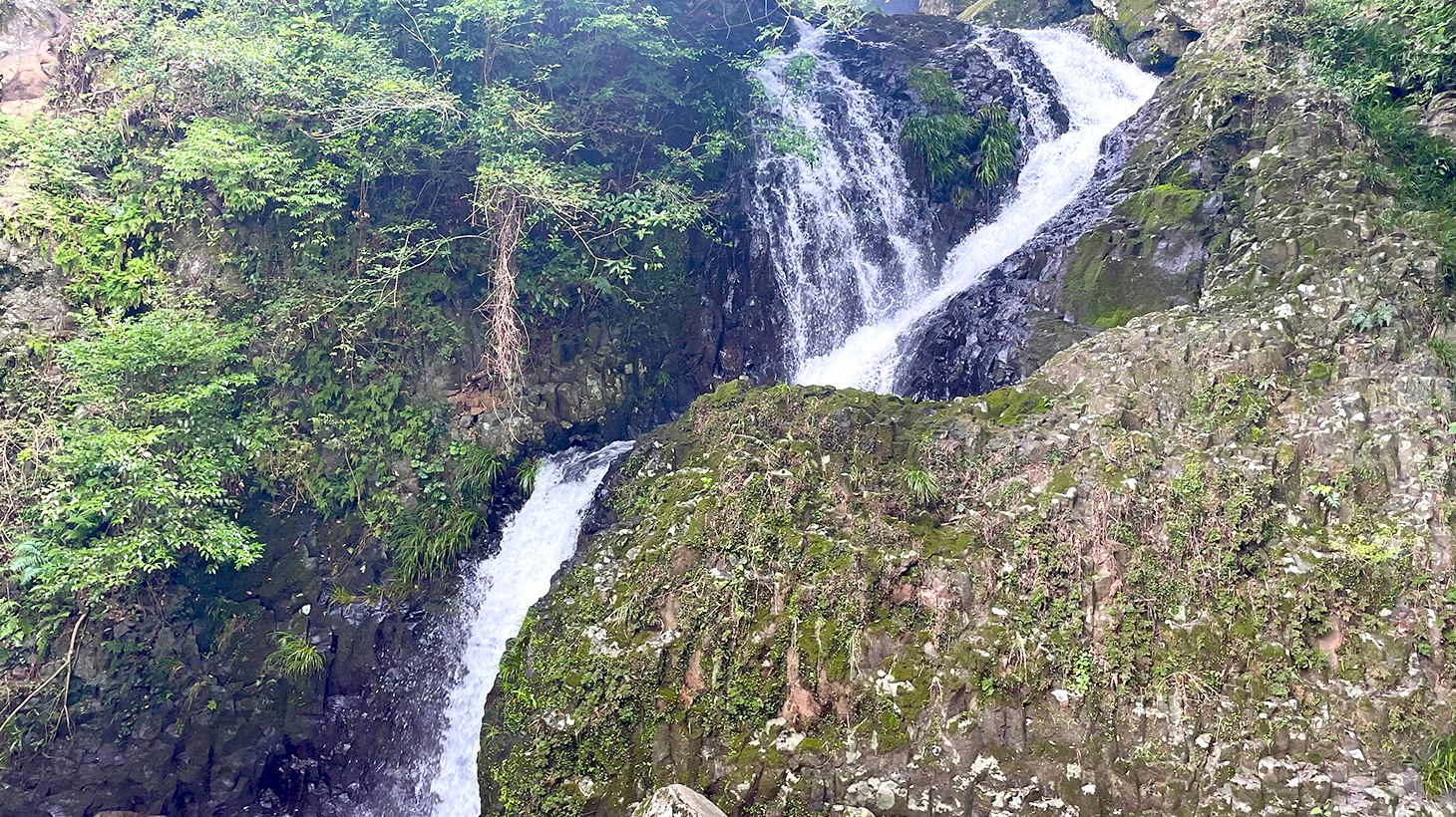 潜竜ヶ滝公園にある布引の滝と不動の滝